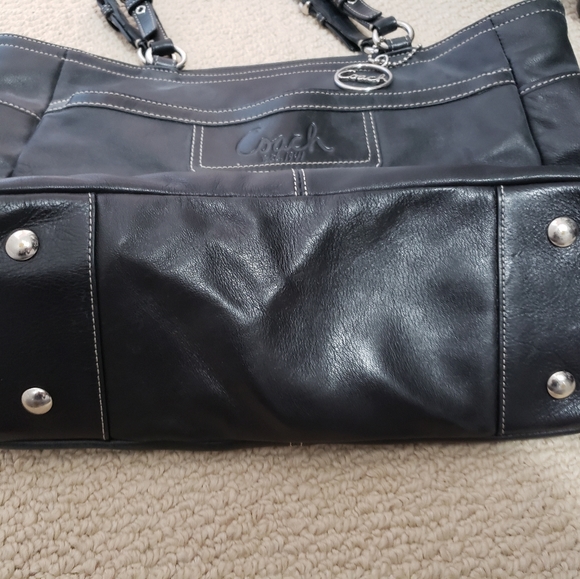 Coach purse - Picture 2 of 3